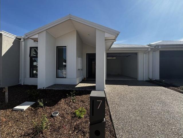 House for rent in Riverwalk, Melbourne