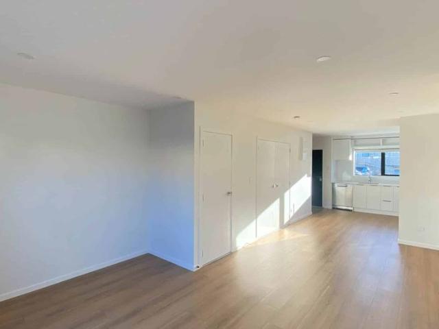 Townhouse for rent in Owhata, Oroua County