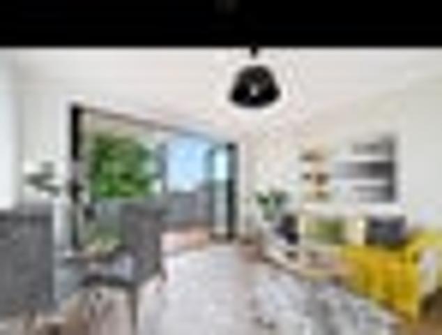 Townhouse for sale in Oratia