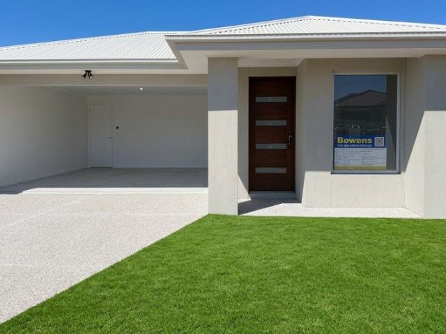 House for sale in Thornhill Park, Melbourne
