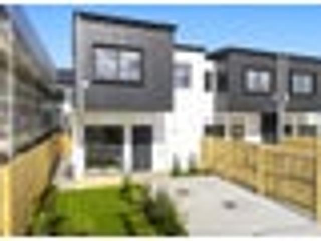 Townhouse for sale in Paremoremo, Oroua County