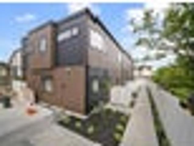 Townhouse for sale in New Windsor