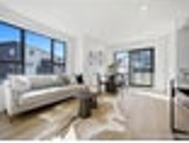 Townhouse for sale in Paremoremo