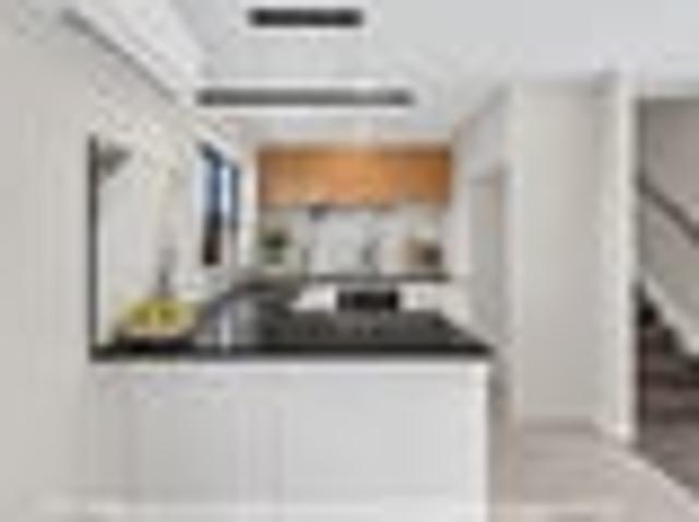 Townhouse for sale in Kelston, Oroua County