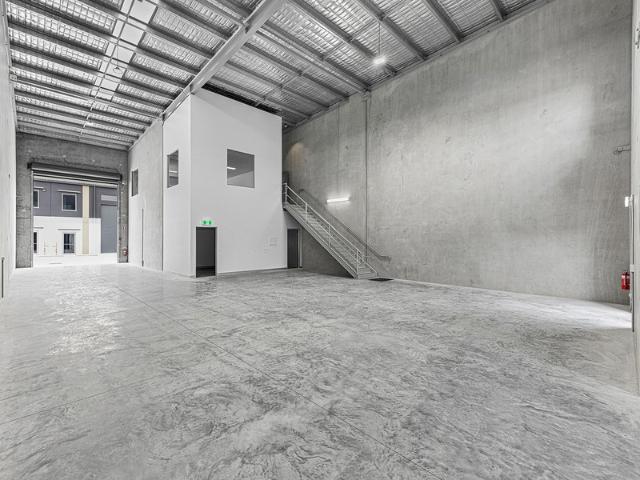 Warehouse for rent in Toombul, Queensland