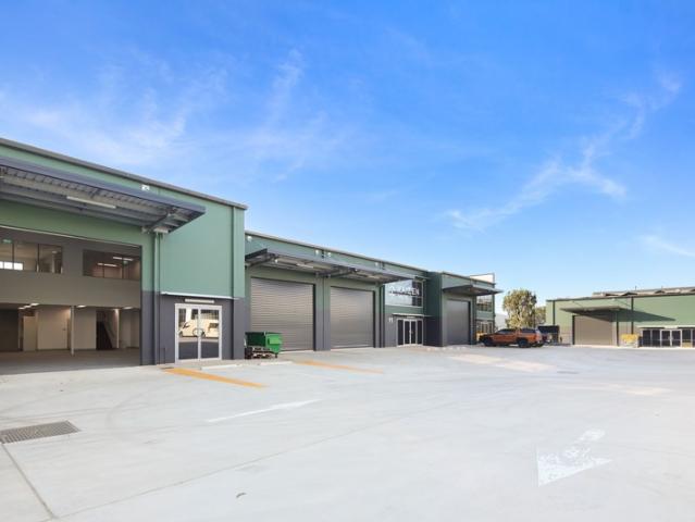 Warehouse for rent in Toombul, Queensland
