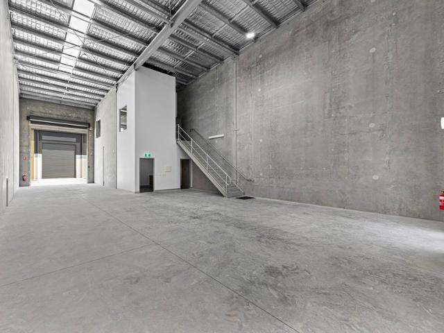 Warehouse for rent in Toombul, Queensland
