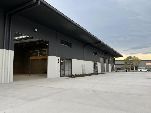 Warehouse for rent in Kings Creek, Queensland