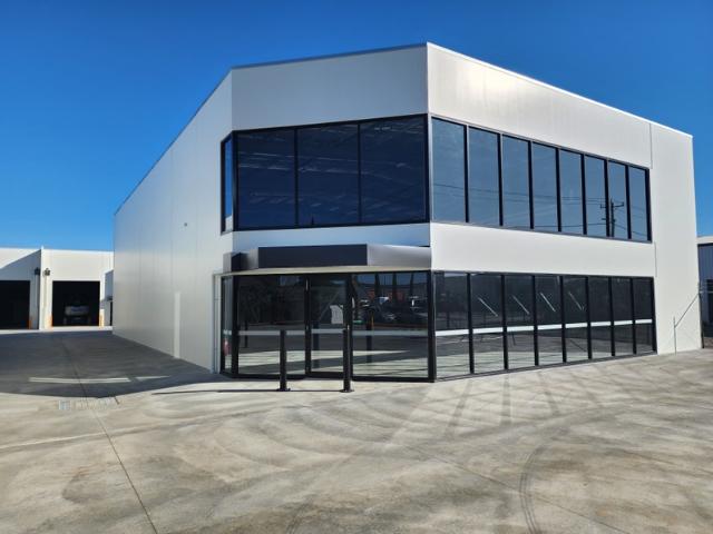 Warehouse for rent in Delacombe, Ballarat