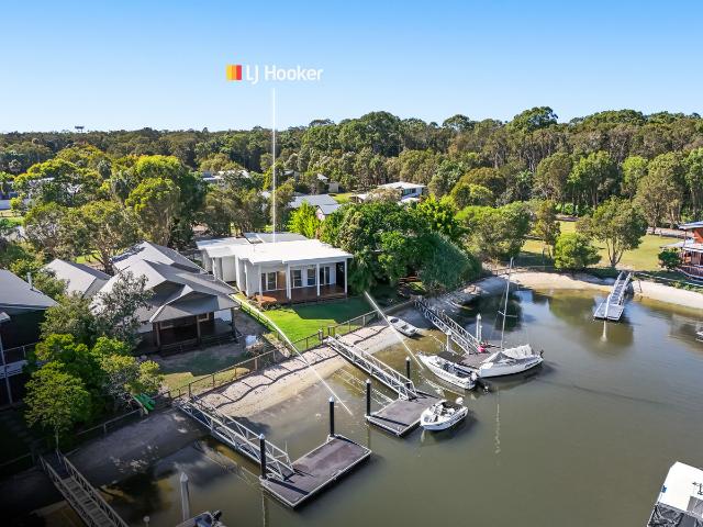 House for sale in South Stradbroke, Queensland