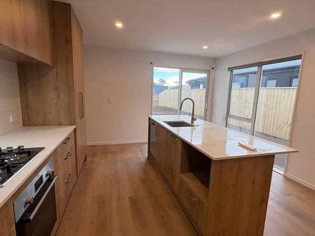 House for rent in Chaslands, Canterbury