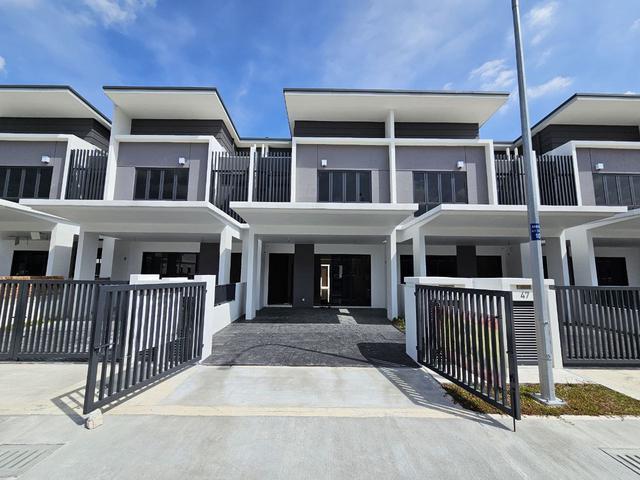 Terraced House for sale in Alam Impian, Selangor
