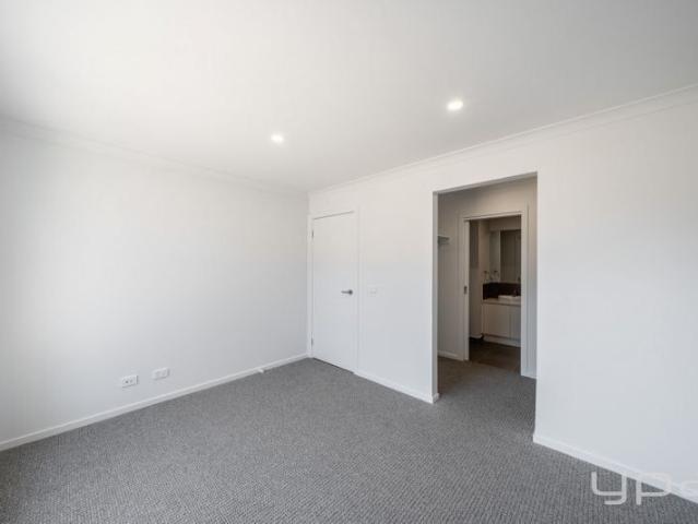 Townhouse for rent in Camerons Creek, Victoria