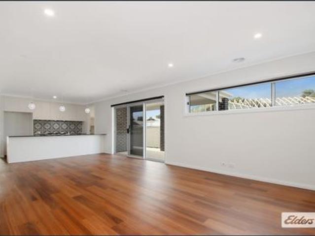 House for rent in West Wodonga, Victoria