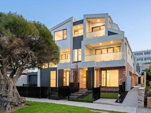 Townhouse for rent in Altona, Melbourne