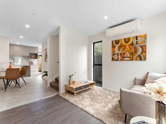 Townhouse for rent in Te Atatū Peninsula, Henderson-Massey