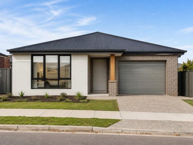 Cottage for sale in Midvale, Western Australia