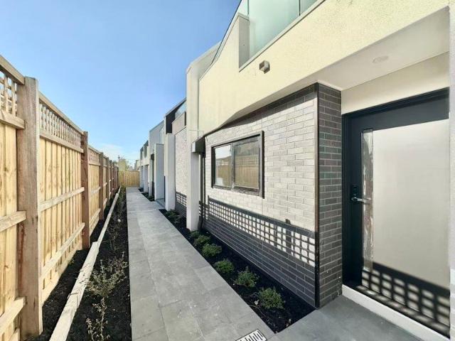Townhouse for sale in Doncaster East, Melbourne