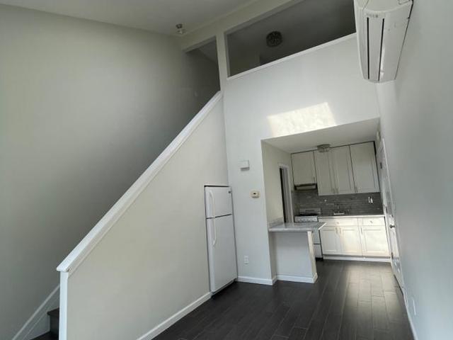 Room for rent in Arverne, New York