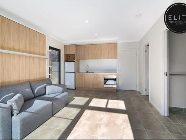 Granny Flat for rent in Leneva, Victoria