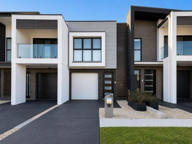 Townhouse for rent in Wollongong West, New South Wales