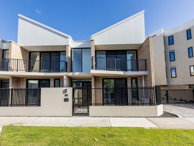 Townhouse for rent in North Coogee, Western Australia