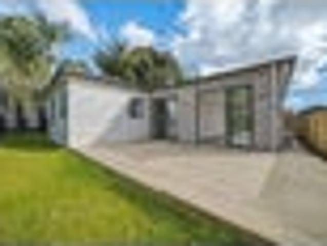 House for sale in Awhitu
