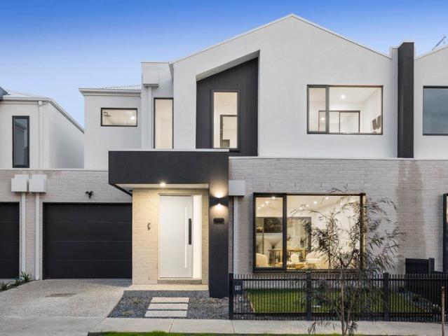 Cottage for sale in Newport, Melbourne