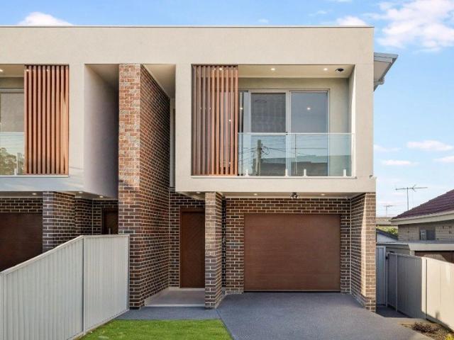 Duplex for rent in Sydney, New South Wales