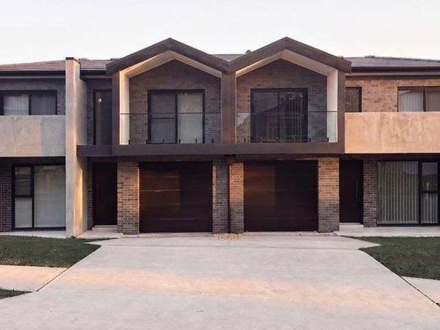 Duplex for rent in Sydney, New South Wales
