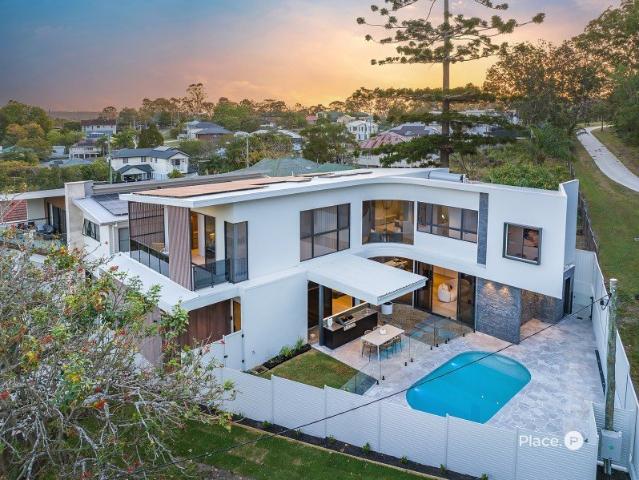 House for sale in Holland Park, Greater Brisbane