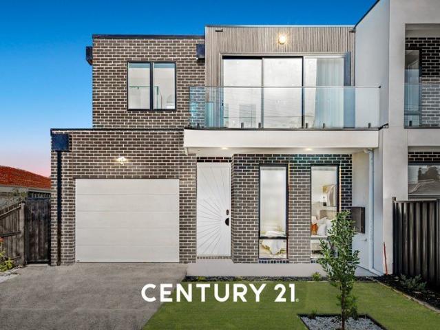 Townhouse for sale in Camerons Creek, Victoria