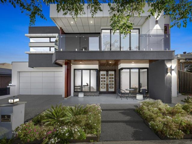 House for sale in Aurora Estate, Melbourne