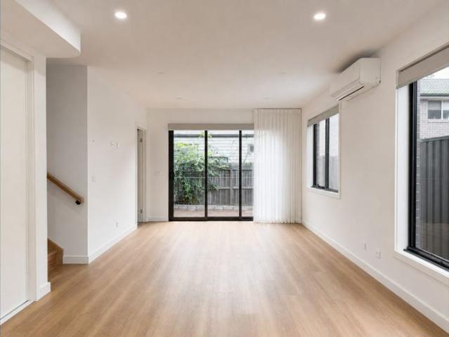 Townhouse for rent in Camerons Creek, Victoria