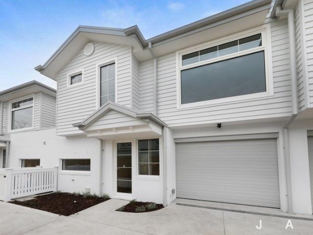 Townhouse for rent in Kingsville, Melbourne