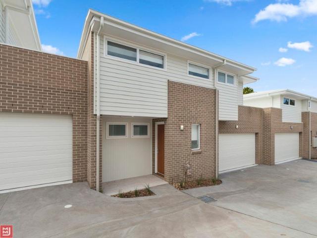 Townhouse for rent in Corrimal, Wollongong City Council