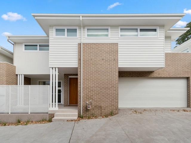 Townhouse for rent in Corrimal, Wollongong City Council