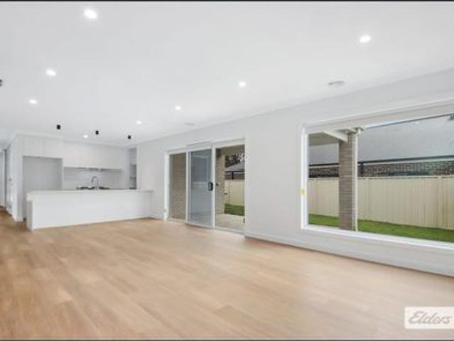 House for rent in West Wodonga, Victoria