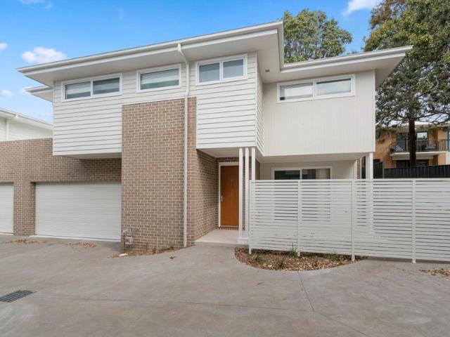 Townhouse for rent in Corrimal, Wollongong City Council