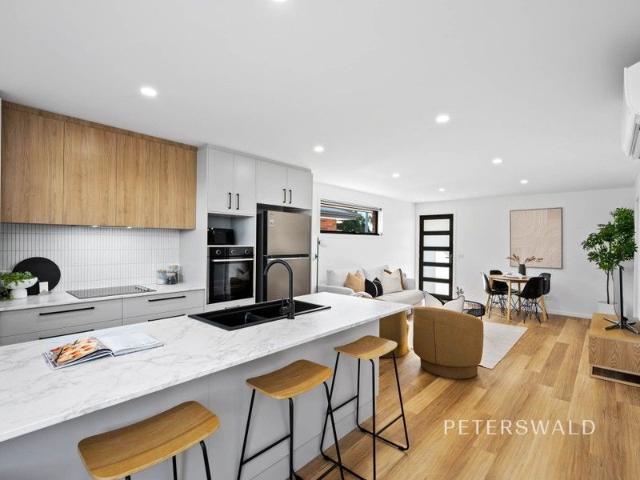 Villa for sale in Claremont