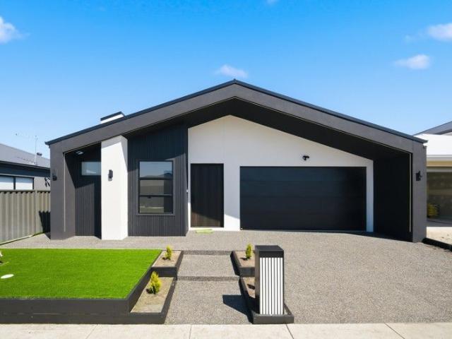 House for sale in Craigieburn, Victoria