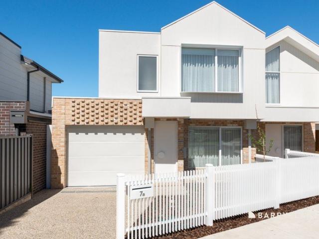 Townhouse for rent in Oak Park, Melbourne