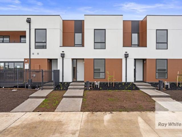 House for rent in Aurora Estate, Melbourne