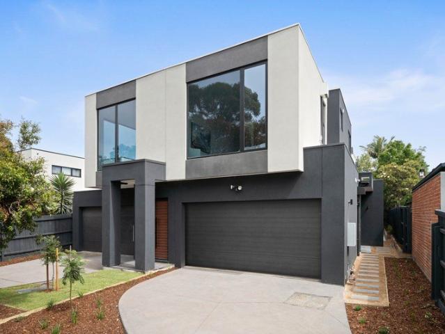 Townhouse for rent in Hampton, Melbourne
