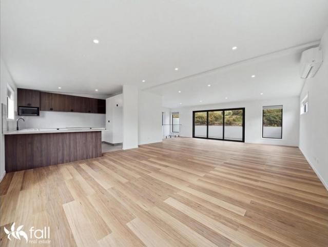 Apartment for rent in Lenah Valley, Hobart