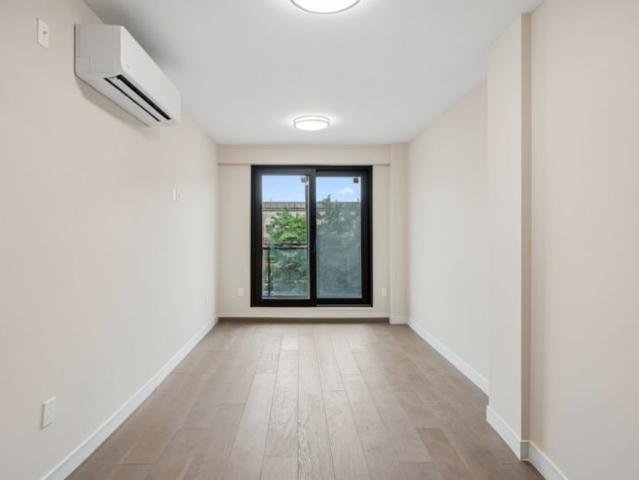 Room for rent in Arverne, New York