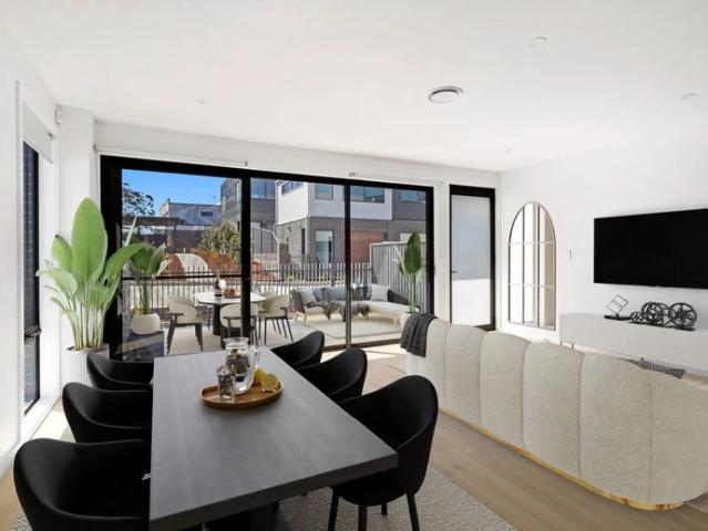 Townhouse for rent in Wollongong West, New South Wales