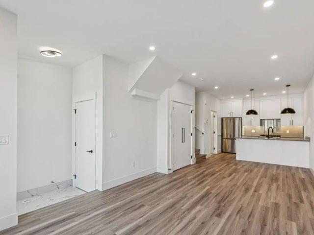 Townhouse for rent in Mount Pleasant, Calgary