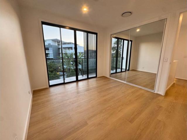 Townhouse for rent in Indooroopilly, Greater Brisbane