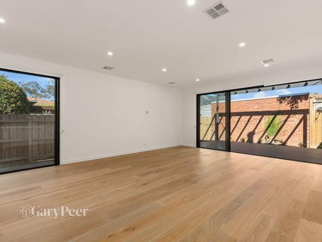 Townhouse for rent in Carnegie, Melbourne